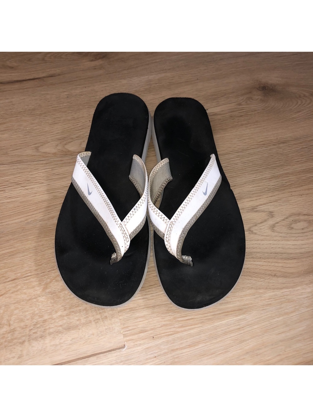 NIKE CELSO GIRL THONG FLIP FLOPS SANDALS BLACK WHITE GRAY WOMENS SIZE 8